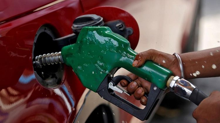 مبيعات الوقود في الهند تنخفض 4% في أبريل