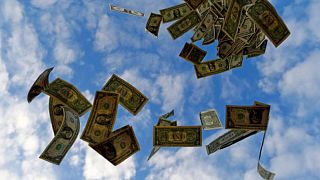 Dólar opera cerca de máximos de un año antes de minutas de la Fed Dólar opera cerca de máximos de un año antes de minutas de la Fed