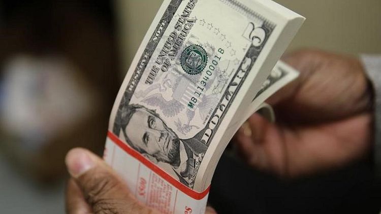 FOREX-Dólar cae desde máximo de cuatro meses tras reducirse nerviosismo por inflación