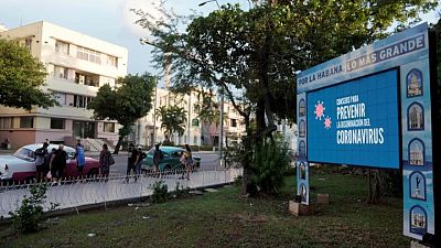 Alza del coronavirus empuja al sistema de salud de Cuba al límite