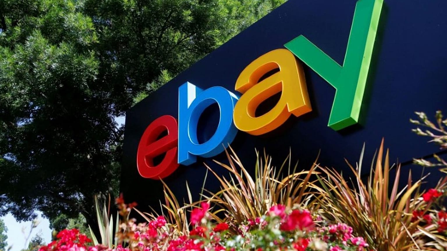 EBay forecasts revenue below estimates as shoppers venture out