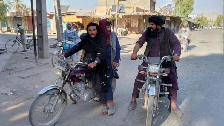 Los talibanes toman la ciudad de Ghazni de camino a la capital afgana