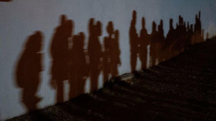 EEUU ampliará el registro de asilo en línea ante la llegadas "sin precedentes" a la frontera