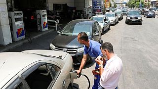 خلافات بين زعماء لبنان مع تفاقم أزمة الوقود
