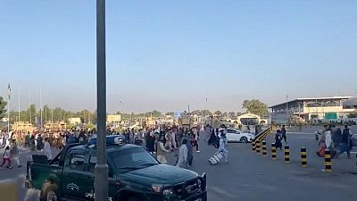 شوارع كابول خاوية وتكدس بالمطار مع سيطرة طالبان على المدينة