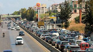 لبنان يرفع سعر البنزين 95 أوكتان 66% سعيا لتخفيف النقص