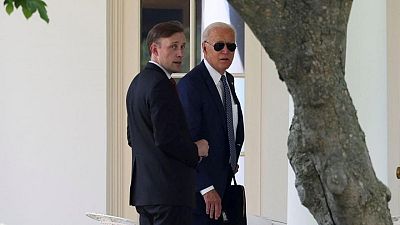 Política de Biden en Afganistán cuenta con pérdida de interés de estadounidenses cansados de guerra