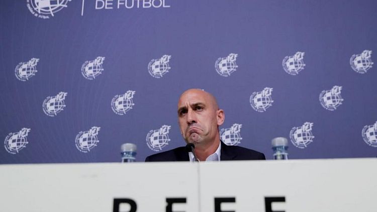 La Real Federación Española de Fútbol califica de "bochornoso" el acuerdo de LaLiga con CVC