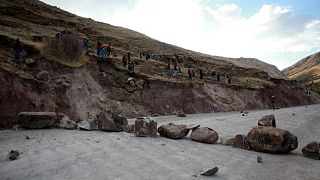 Pobladores reanudan bloqueo en corredor clave para mina de cobre Las Bambas en Perú Pobladores reanudan bloqueo en corredor clave para mina de cobre Las Bambas en Perú