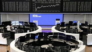 Las bolsas europeas se encaminan a su peor semana en 6 meses ante cautela por el virus Las bolsas europeas se encaminan a su peor semana en 6 meses ante cautela por el virus
