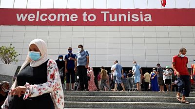تونس تخفف حظر التجول الليلي مع تراجع الإصابات بفيروس كورونا