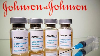 J&J dice que una segunda inyección aumenta la protección contra el COVID-19 moderado y grave al 94%