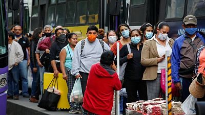 México combate alza de casos de COVID-19 mientras muertes superan las 250,000 México combate alza de casos de COVID-19 mientras muertes superan las 250,000