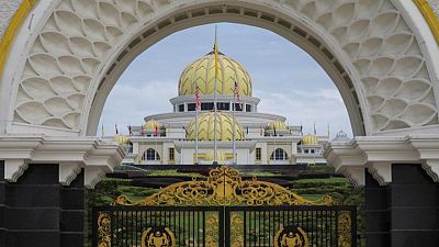 Malaysia's royals begin meet to decide next prime minister