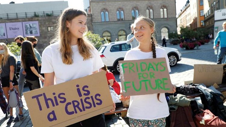 تونبري تنظم احتجاجا في ستوكهولم في الذكرى الثالثة لأول إضراب للمدارس بشأن المناخ