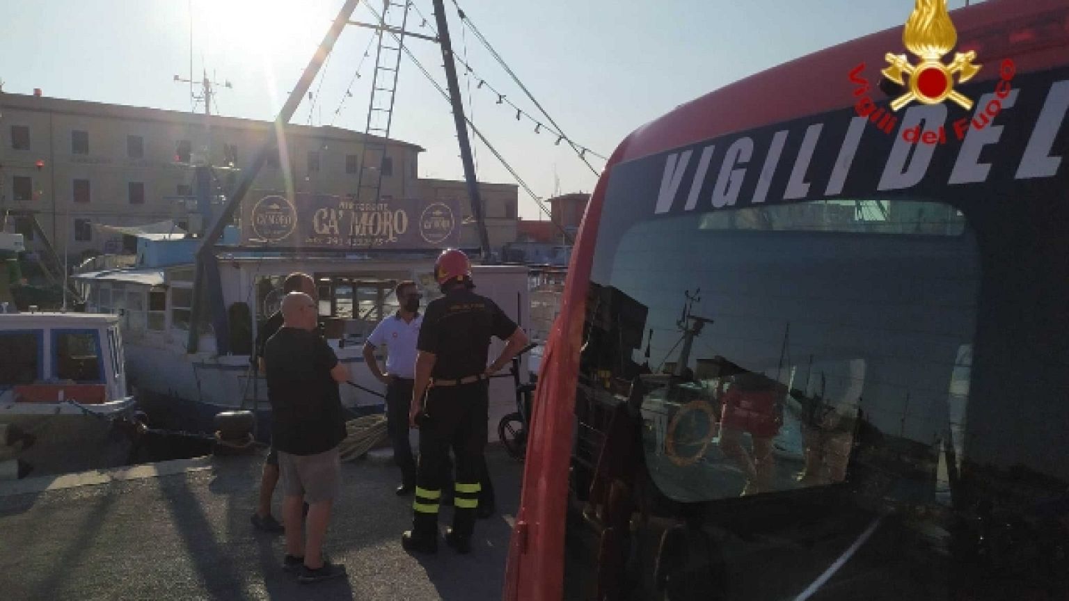 Imbarcazione ha iniziato a imbarcare acqua a causa di una falla