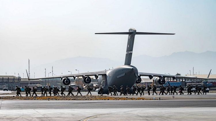 Otros líderes del G7 presionarán a Biden para que amplíe el plazo de evacuación de Kabul