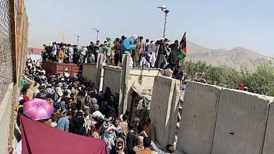Restricciones en aeropuerto de Kabul bloquean suministros médicos para afganos: OMS Restricciones en aeropuerto de Kabul bloquean suministros médicos para afganos: OMS
