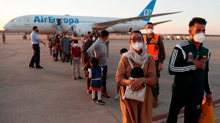 إسبانيا: من الممكن استقبال ما يصل إلى 4000 أفغاني في قاعدتين عسكريتين