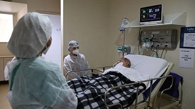 Brasil registra 13.406 nuevos casos y otras 731 muertes por COVID Brasil registra 13.406 nuevos casos y otras 731 muertes por COVID