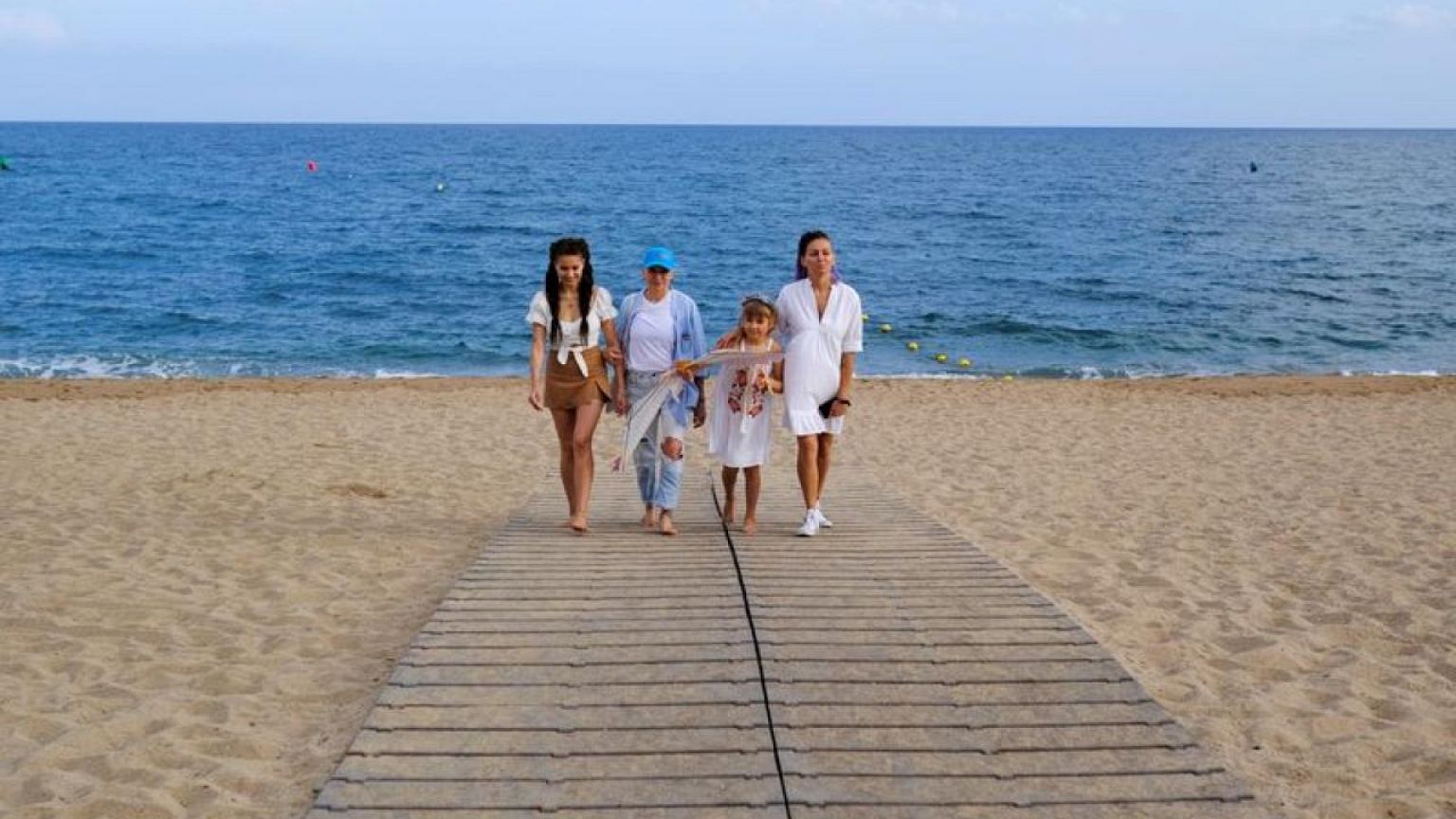 Una familia LGBT huida de Rusia afirma que el anuncio generó más esperanza que odio
