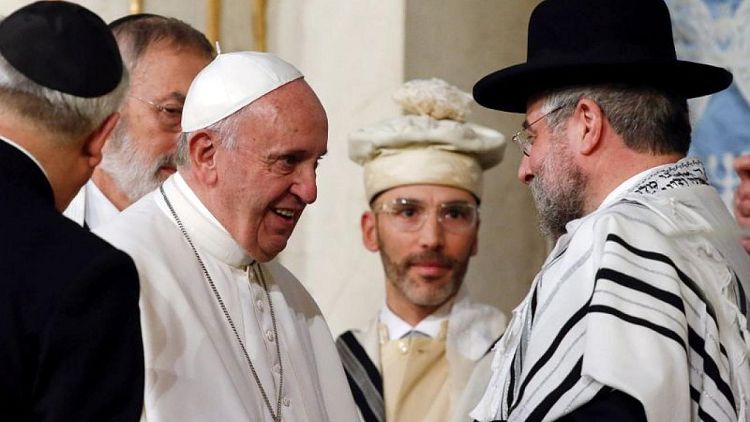 Israeli rabbis ask pope to clarify remarks on Jewish law