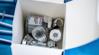 Pensionato cremonese ha definito 'brodaglia' i vaccini su social Pensionato cremonese ha definito 'brodaglia' i vaccini su social