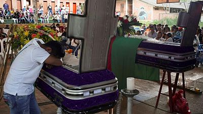 Asesinatos de defensores de DDHH en Colombia bajan en primer semestre, violencia sigue: Informe Asesinatos de defensores de DDHH en Colombia bajan en primer semestre, violencia sigue: Informe