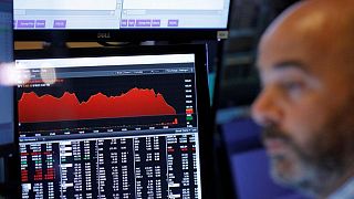 Wall Street cae por preocupaciones sobre reducción de estímulos y explosión en Kabul Wall Street cae por preocupaciones sobre reducción de estímulos y explosión en Kabul