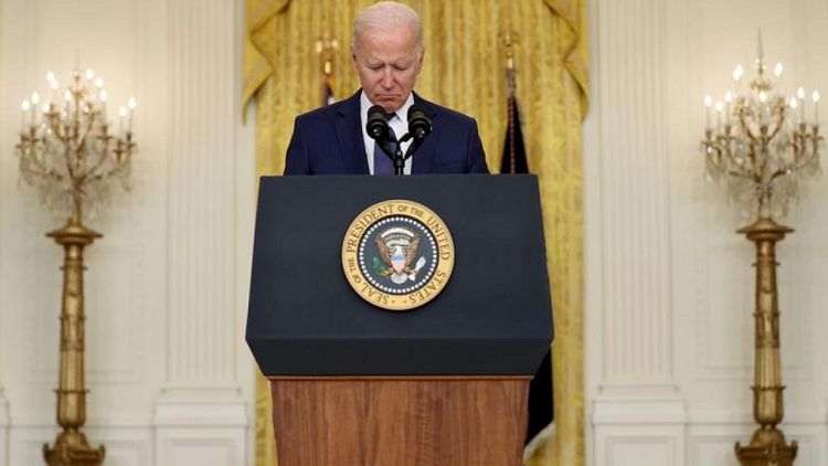 Biden advierte a los atacantes del aeropuerto de Kabul: "los perseguiremos"