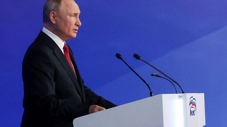 بوتين يقر زيادة مالية للجنود ورجال الشرطة في روسيا قبل الانتخابات