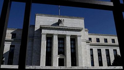 Fed, cerca de reducir compra de activos, sigue dividida con respecto a inflación