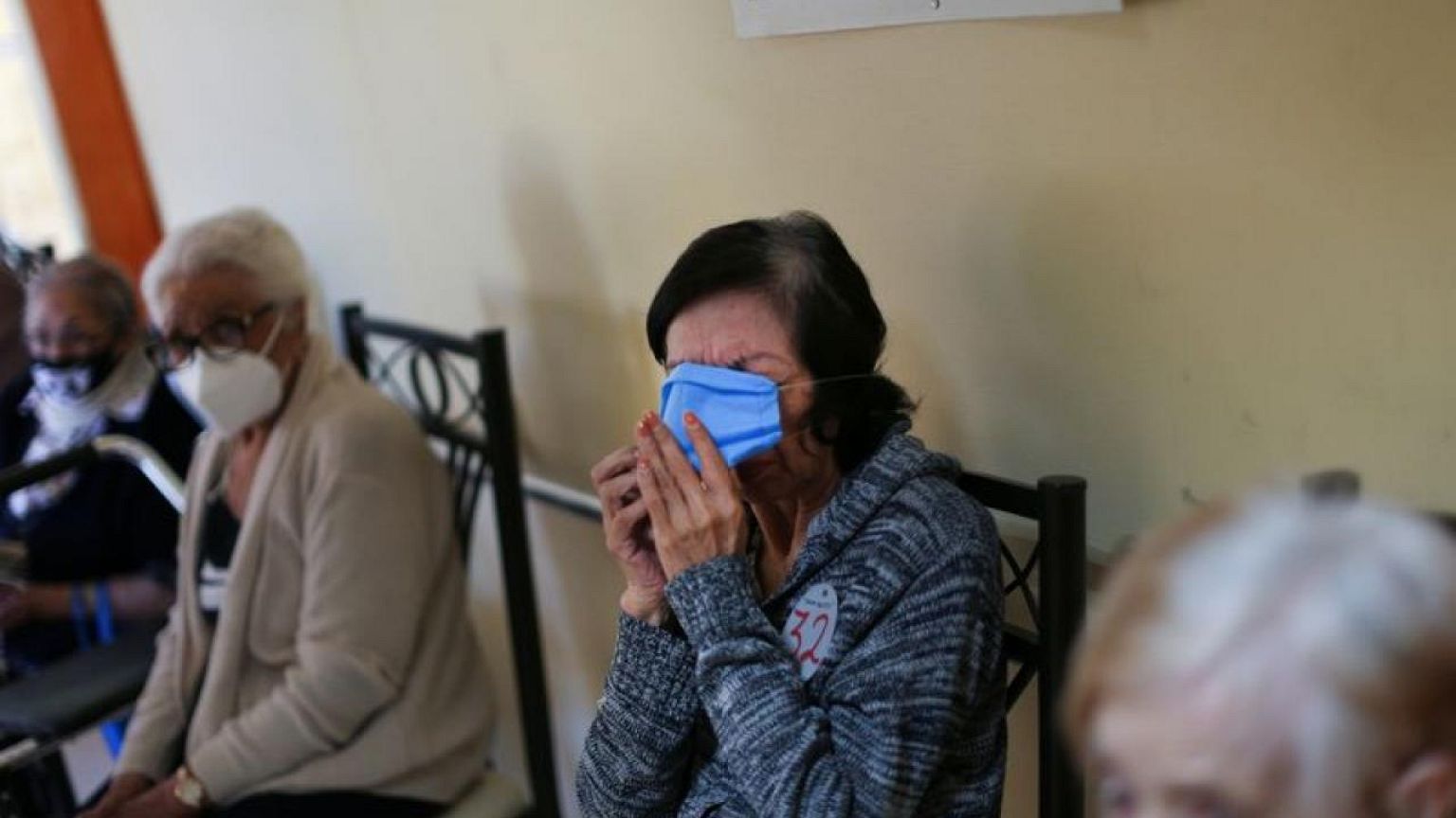 Investigadores mexicanos crean mascarilla que neutraliza al COVID-19