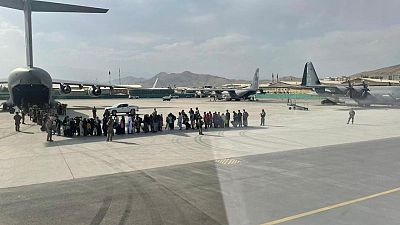 RESUMEN-EEUU ataca a Estado Islámico tras explosión en aeropuerto de Kabul RESUMEN-EEUU ataca a Estado Islámico tras explosión en aeropuerto de Kabul