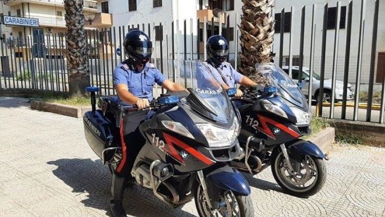 Due giovani bloccati in flagranza dai carabinieri nel cosentino