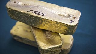 METALES PRECIOSOS-Oro opera estable, alza rendimientos de bonos EEUU presiona al mercado METALES PRECIOSOS-Oro opera estable, alza rendimientos de bonos EEUU presiona al mercado