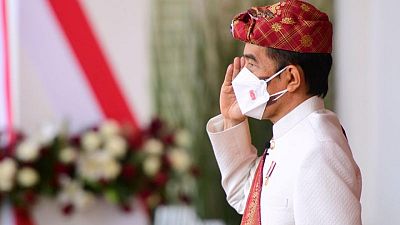 الرئيس الإندونيسي: سيتم تخفيف قيود كوفيد-19 في المزيد من المناطق