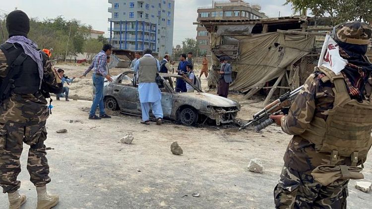 Estado Islámico se atribuye responsabilidad por ataque con cohete a aeropuerto Kabul
