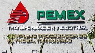بيميكس تستعيد إنتاج النفط الذي توقف بسبب حريق في منصة بحرية