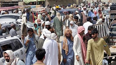 طالبان تواجه اضطرابات الاقتصاد الأفغاني والأزمة الإنسانية