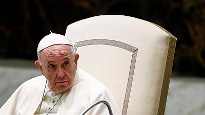 El Papa dice que retirada de Afganistán es "lícita", pero confunde dichos de Putin con los de Merkel El Papa dice que retirada de Afganistán es "lícita", pero confunde dichos de Putin con los de Merkel