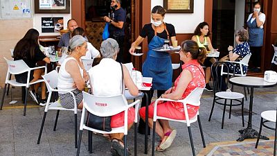 El desempleo en España cae en agosto a niveles previos al confinamiento por COVID