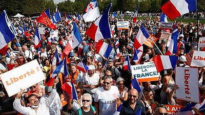 محتجون في فرنسا يتظاهرون من جديد ضد بطاقة المرور الصحية الخاصة بكوفيد 19