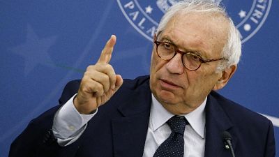 Si passa da 2,7 a 3,8 miliardi Si passa da 2,7 a 3,8 miliardi