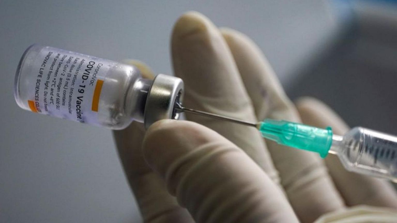 La mezcla de inyecciones de CanSinoBIO y Sinovac induce una respuesta más fuerte - estudio