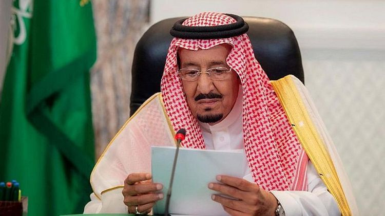 ملك السعودية يقول المملكة تعمل مع أوبك+ وحلفائها لتعزيز استقرار سوق النفط