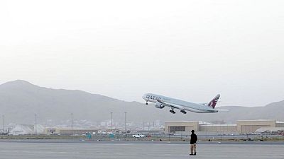 Vuelo con civiles sale de Kabul, señal de que aeropuerto vuelve a estar operativo Vuelo con civiles sale de Kabul, señal de que aeropuerto vuelve a estar operativo