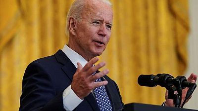 Aprobación de Biden en EEUU cae al mínimo de su presidencia