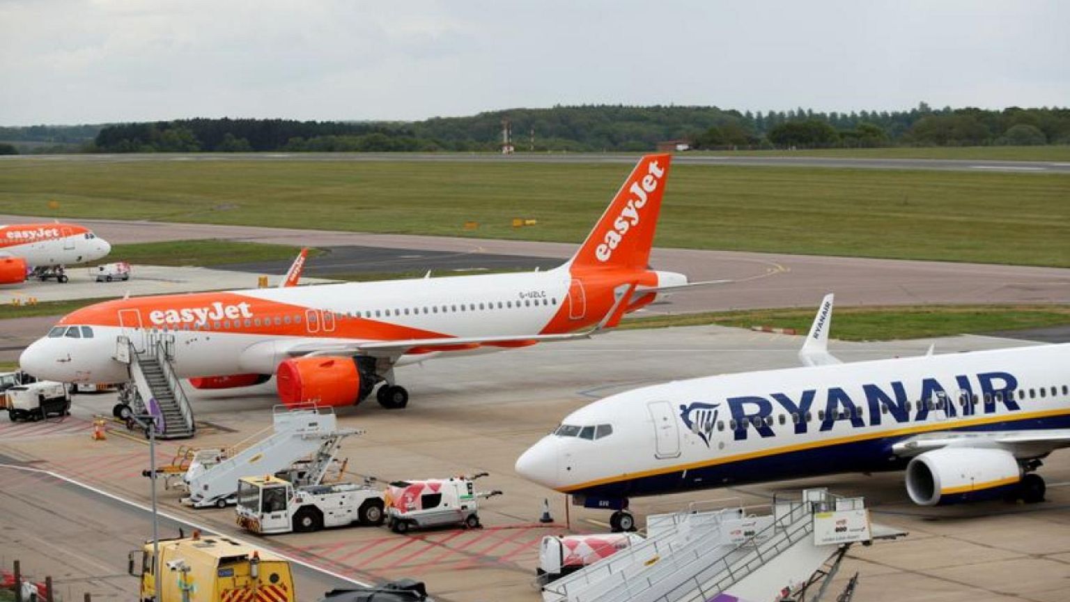 Analysis-EasyJet bid kicks off scramble for budget airline supremacy