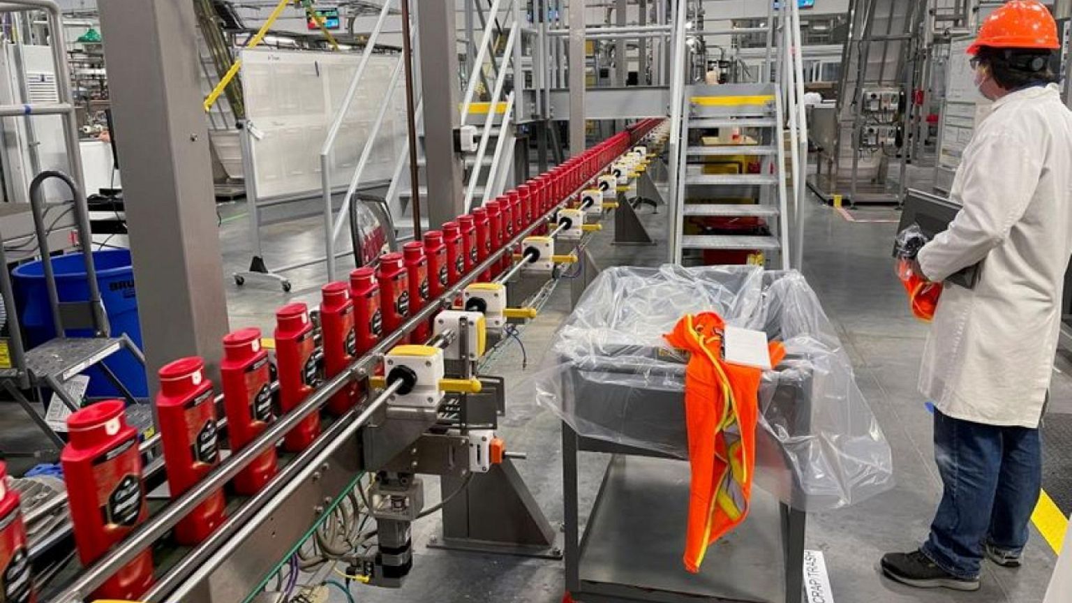 Strained supply chains keep U.S. producer prices hot